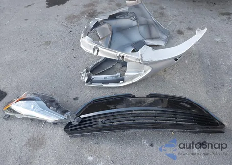 2017 Toyota Corolla Le z USA, uszkodzony, nr VIN 2T1BURHE6HC938734